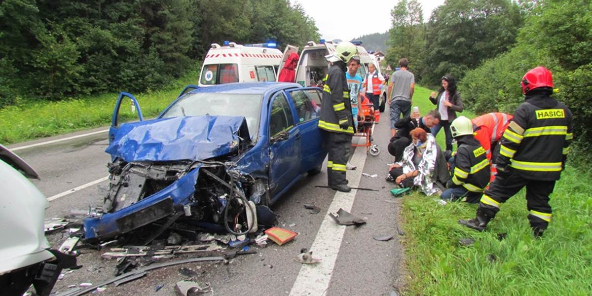 Hromadná nehoda pri Kežmarku: Osem áut zablokovalo na niekoľko hodín cestu