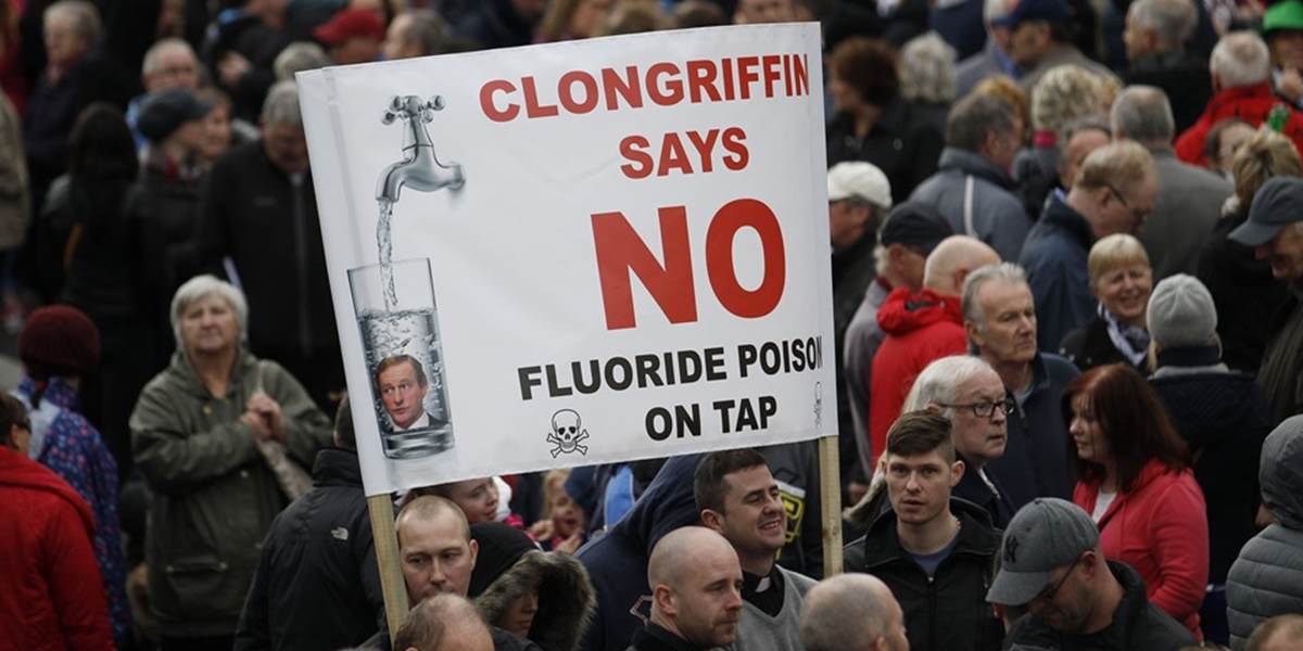 Minimálne 100-tisíc Írov protestovalo proti poplatkom za vodu
