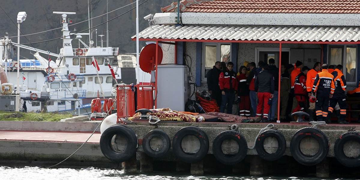 Pri Istanbule vylovili telá 24 mŕtvych migrantov