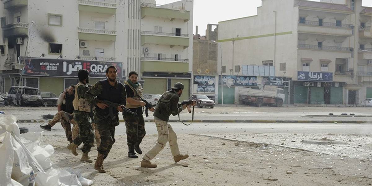 Líbyjská armáda vyzvala obyvateľov centra Bengází na evakuáciu