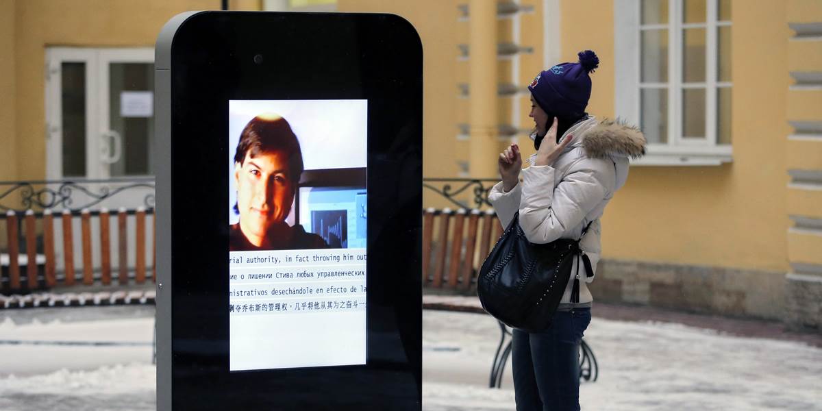 V ruskom Petrohrade odstránili sochu iPhonu: Dôvodom je homosexualita šéfa Apple