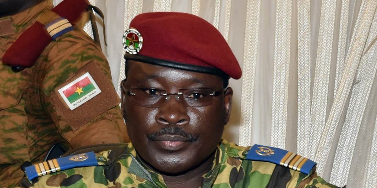 Plukovník Zida sľubuje odovzdať moc v Burkine Faso prechodnej vláde, USA váhajú