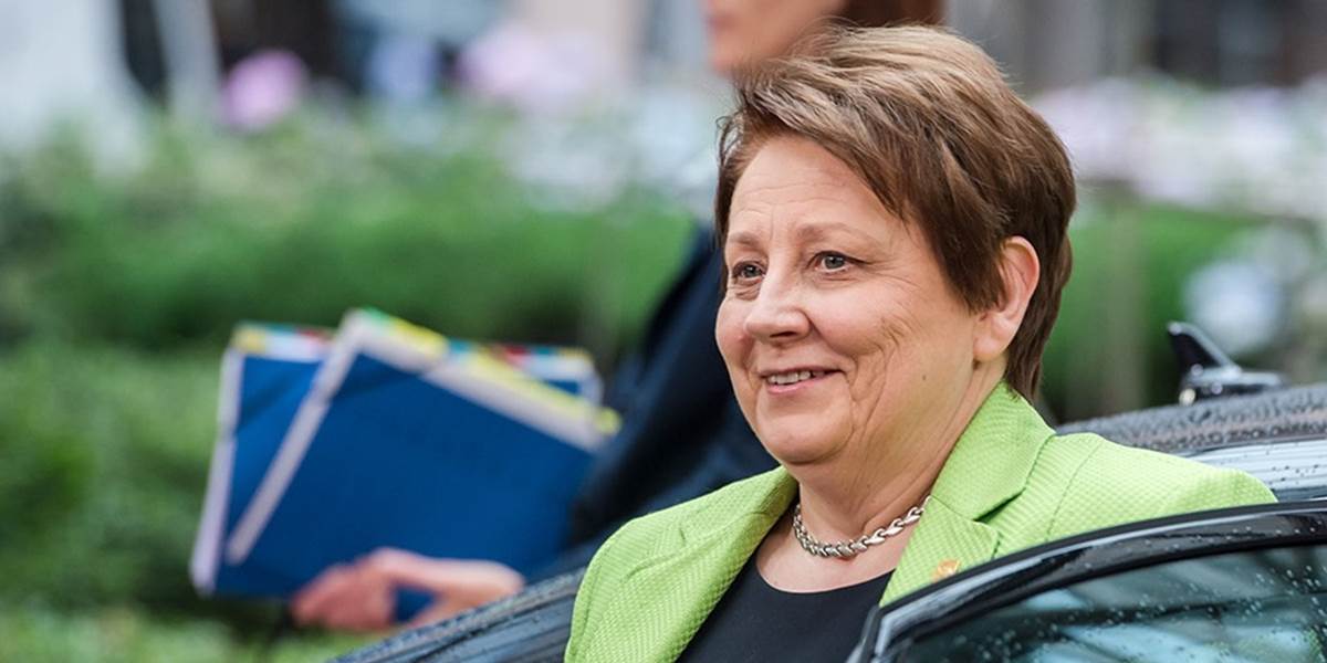 Lotyšský parlament schválil novú vládu premiérky Laimdoty Straujumovej