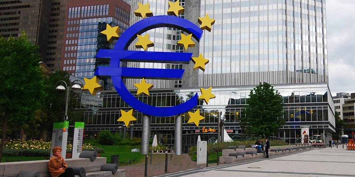 Euro pred zasadnutím ECB mierne posilnilo