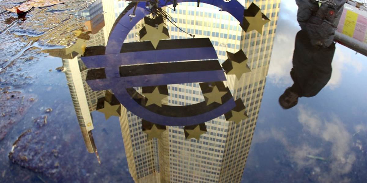 Úrokové sadzby v eurozóne zostávajú na rekordnom minime