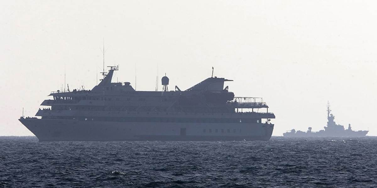 Z Holandska vyplávala loď s pomocou zasiahnutým ebolou z 9 krajín, vrátane SR