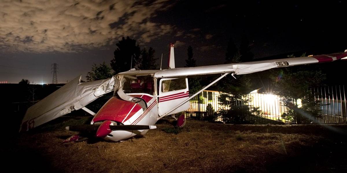 Súkromné lietadlo narazilo do žeriavu na Bahamských ostrovoch: Zahynulo deväť ľudí