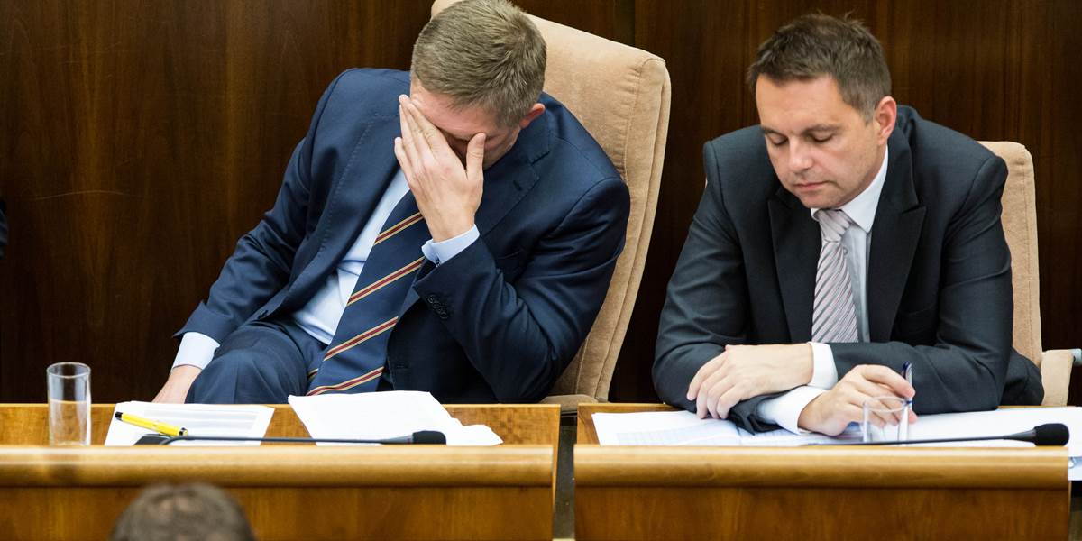Rekordne dlhé odvolávanie skončilo: Fico ostáva premiérom, poslanci Smeru-SD ho podržali!