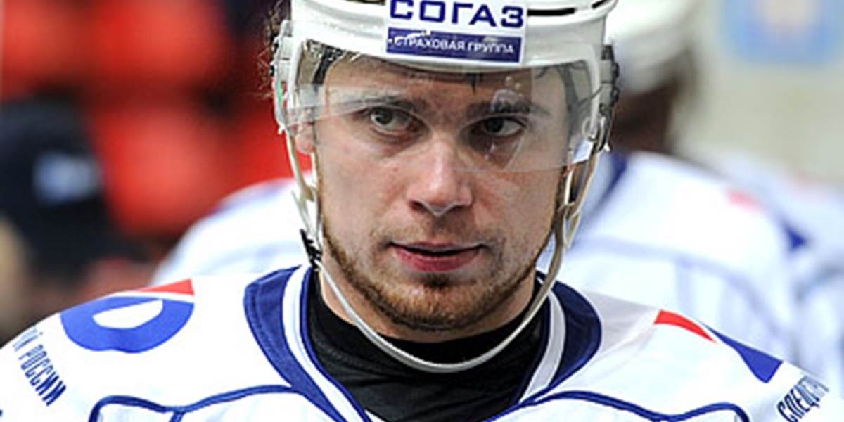 KHL: Nižnekamsk ukončil spoluprácu s útočníkom Stepanovom
