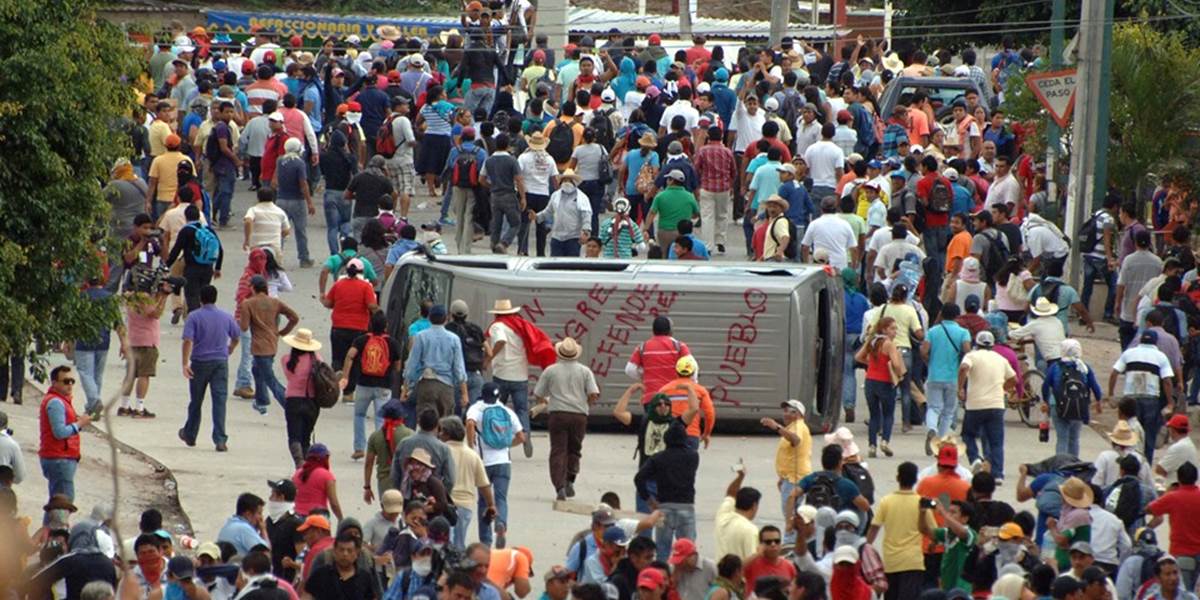 Demonštranti v štáte Guerrero zapálili regionálny parlament