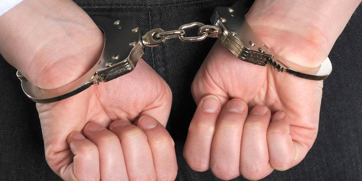 V Británii zatkli muža podozrivého z financovania terorizmu