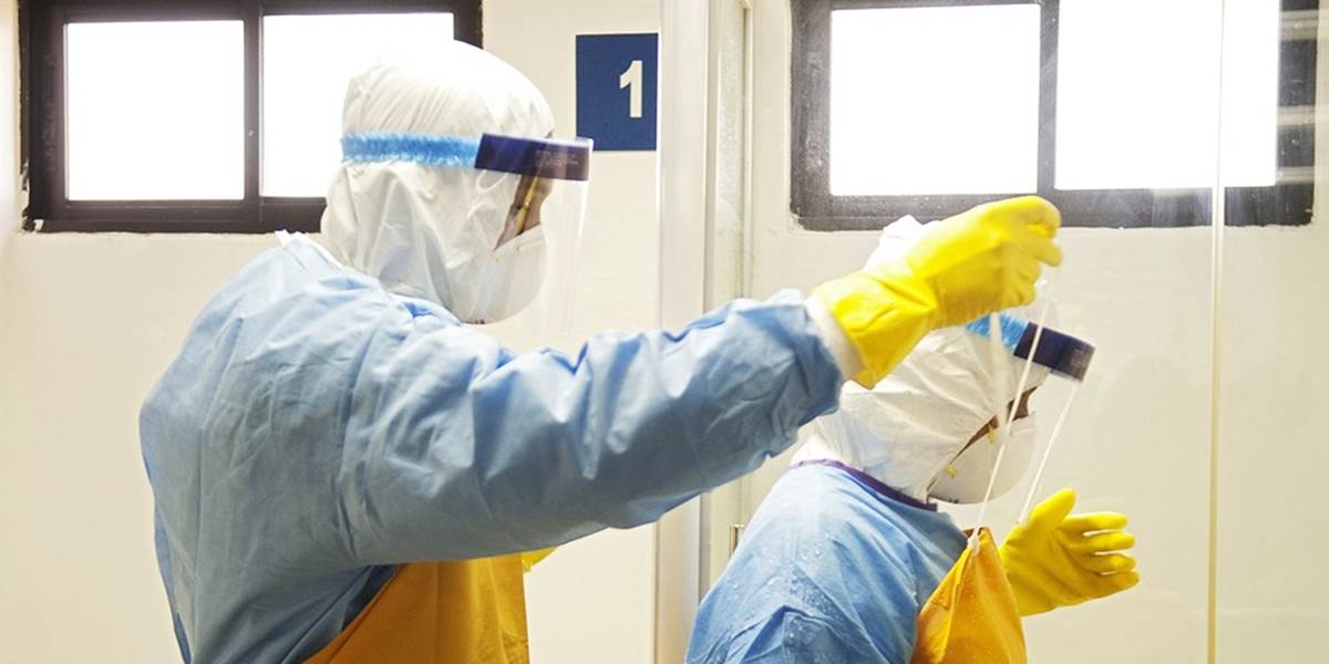 Lekára, ktorý sa nakazil ebolou v Sierre Leone, prepravia do USA