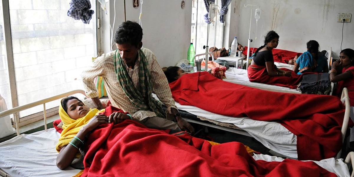V kauze tragických sterilizácií žien v Indii zatkli výrobcu liekov