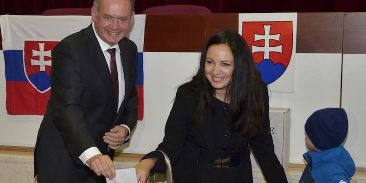 Prezident Andrej Kiska odvolil v Poprade v spoločnosti manželky a syna
