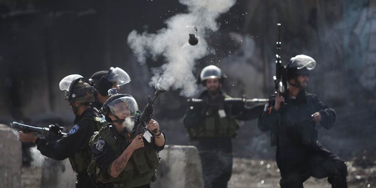 Útok Palestínčanov na synagógu v Jeruzaleme si vyžiadal päť obetí