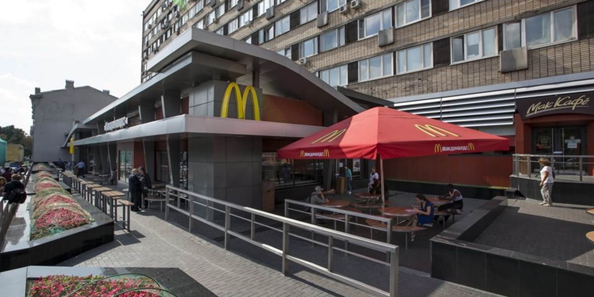 McDonald’s po troch mesiacoch znova otvára reštauráciu v Moskve