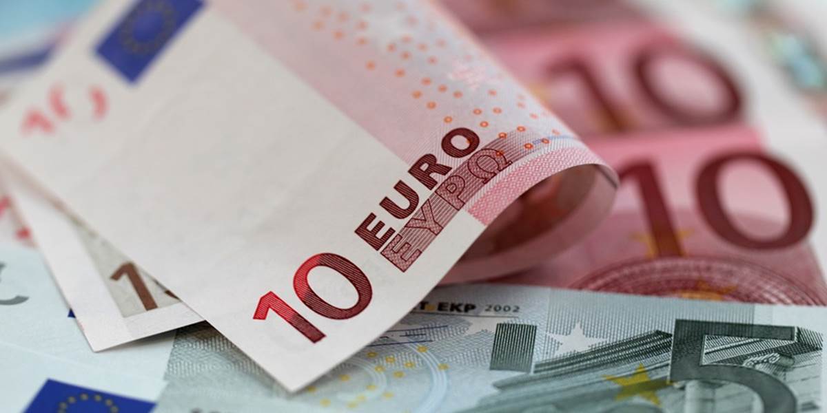 Zamestnancom štátu v zahraničí sa plat o 16 eur nezvýši
