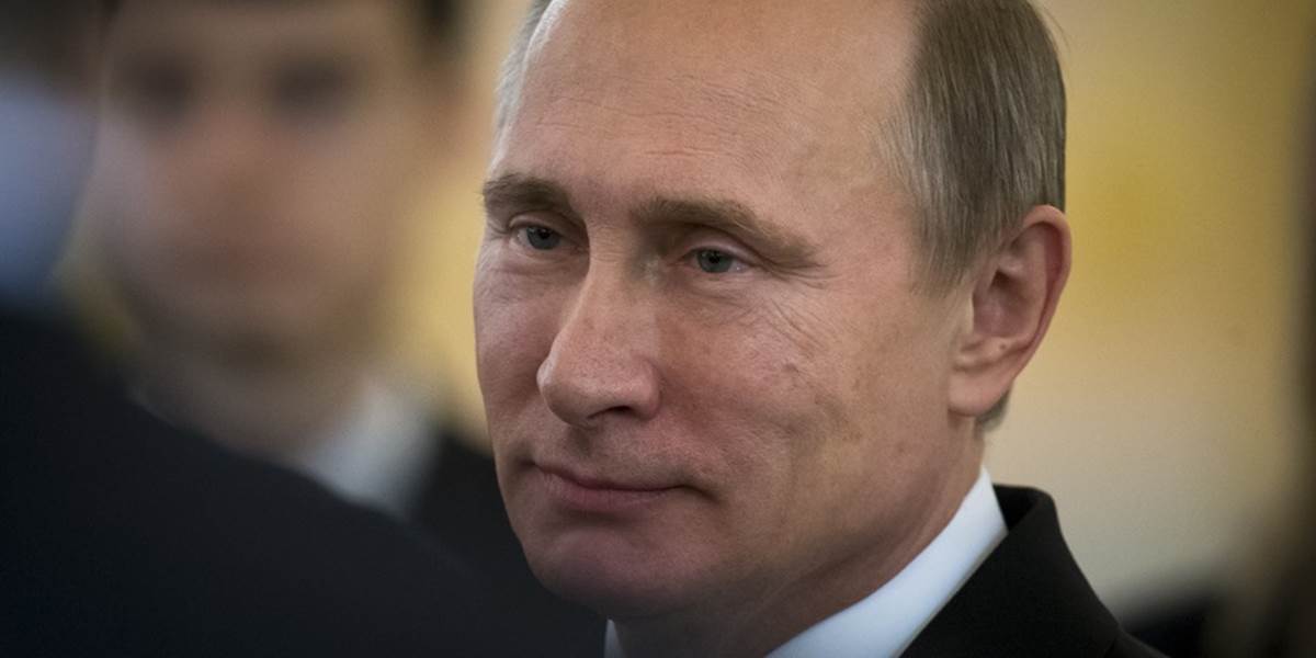 Putin: Rusko sa musí mať na pozore pred farebnými revolúciami