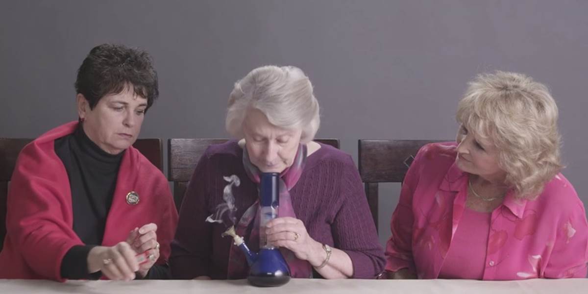 Úžasné VIDEO: Tri Babky vyskúšali marihuanu po prvýkrát!