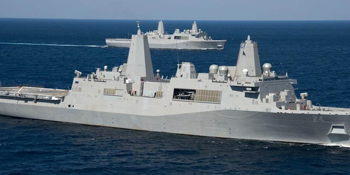 Lode amerického námorníctva sa zrazili v Adenskom zálive