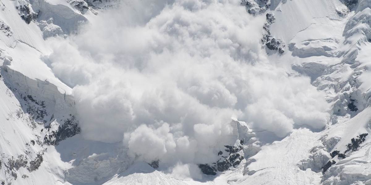 Na vrcholoch Vysokých Tatier sa vytvorilo lavínové nebezpečenstvo