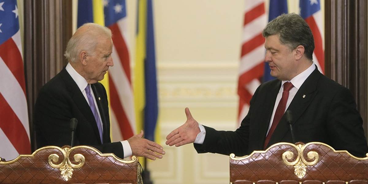 Biden sa zastavil v Kyjeve, kde vyzval Rusko na dodržiavanie prímeria