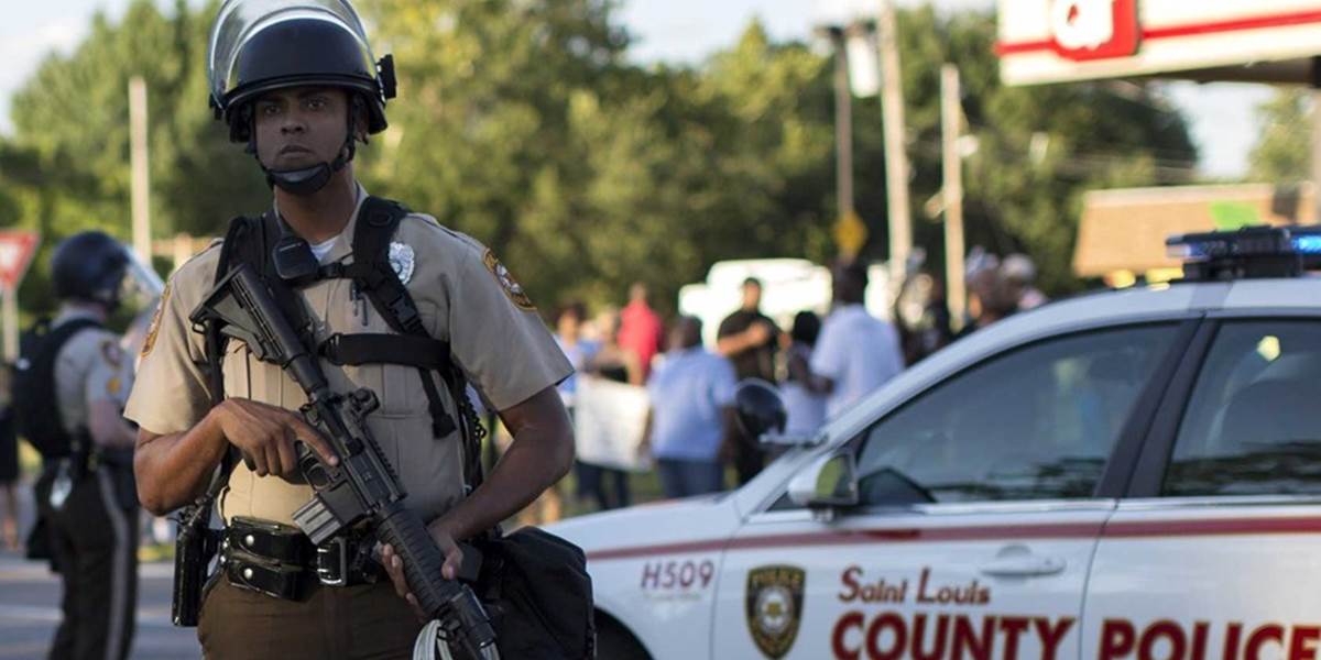 Zatkli dvoch ľudí podozrivých z plánovaného odpálenia výbušnín vo Fergusone