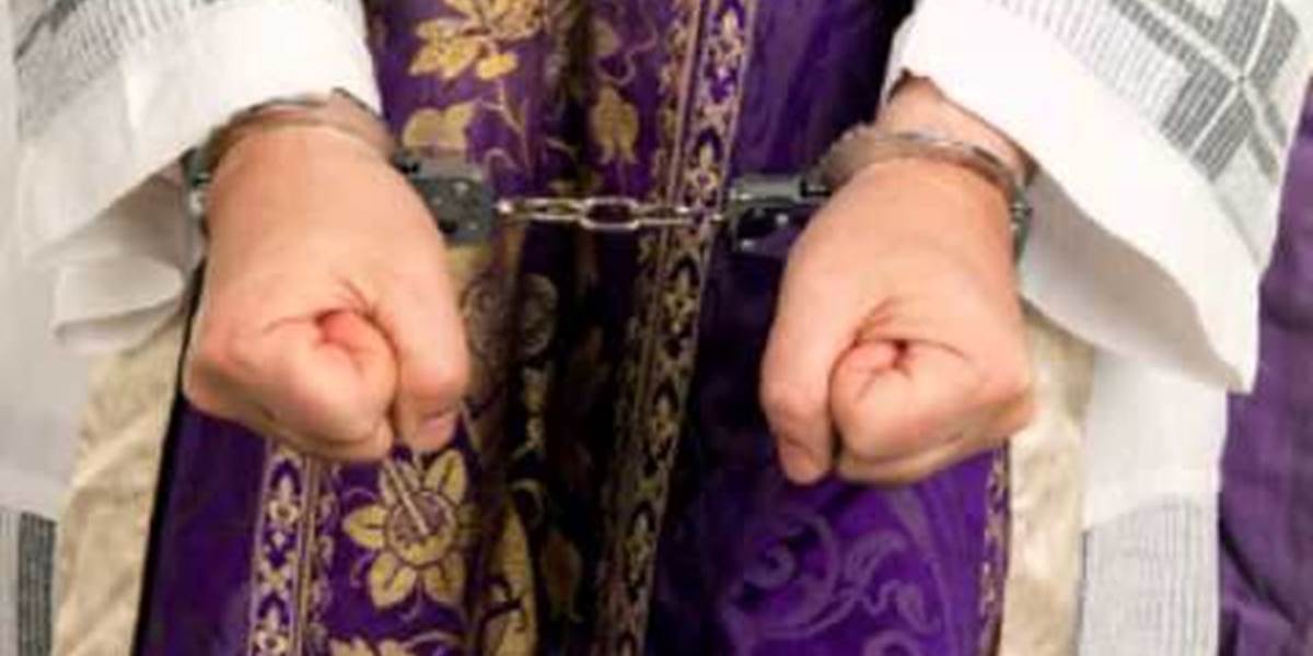 Sexuálny škandál: Troch kňazov zatkli v prípade zneužívania