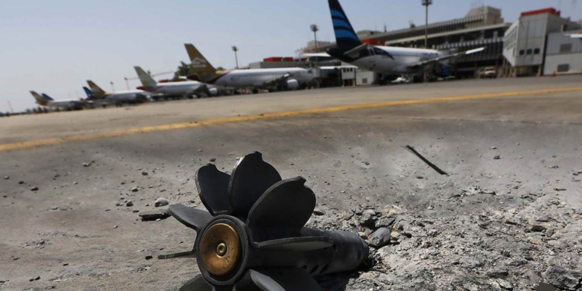 Letisko v Tripolise je opäť terčom náletov