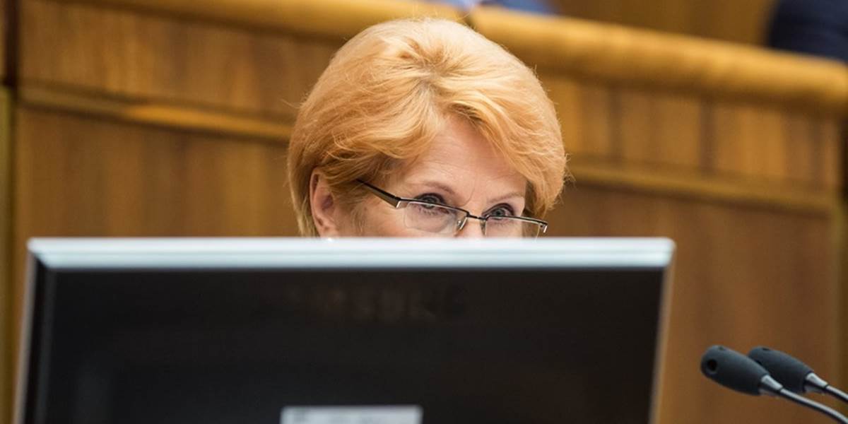 Laššáková otvorila schôdzu parlamentu, plénum si zvolí nového predsedu