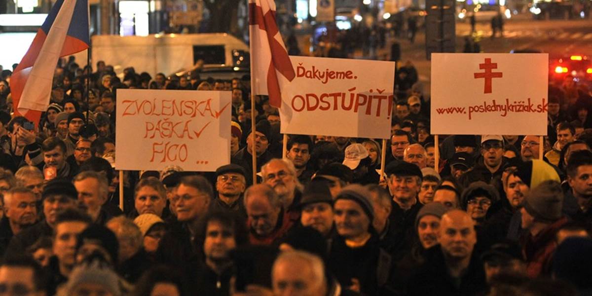 FOTO a VIDEO Protikorupčný protest v Bratislave: Na parlament pochodovalo 5-tisíc ľudí vrátane hercov a športovcov!
