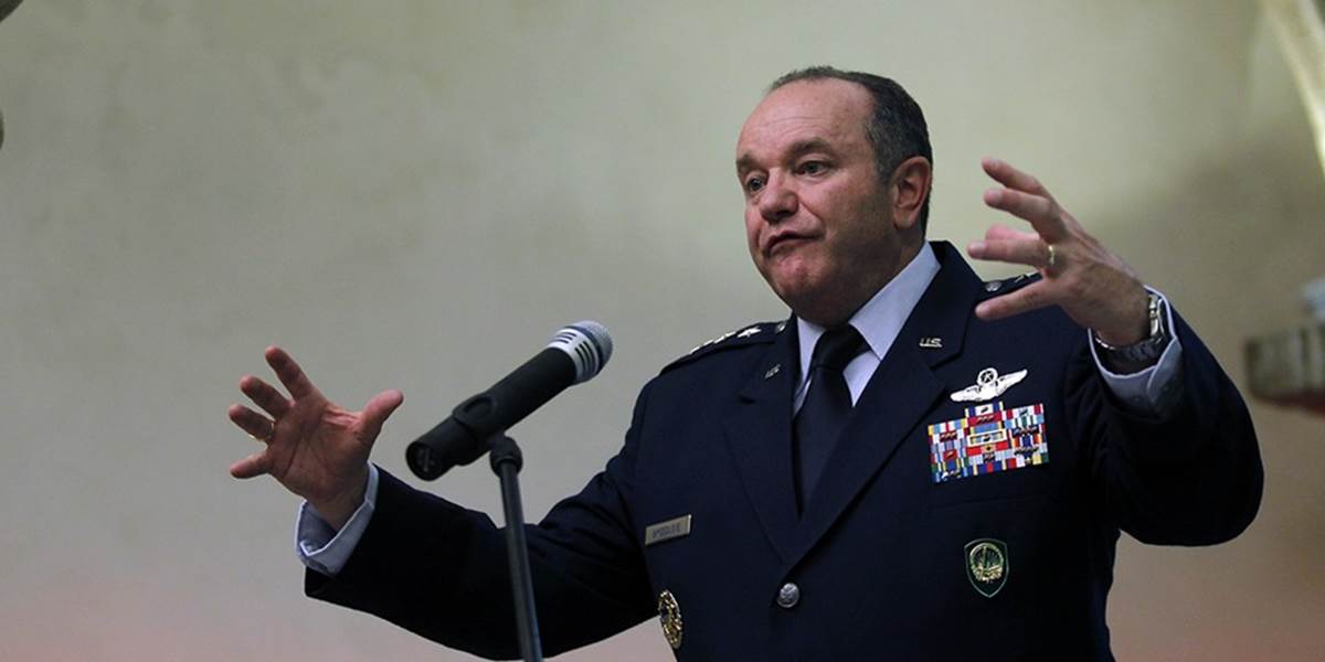 Generál Breedlove upozorňuje na militarizáciu Krymu