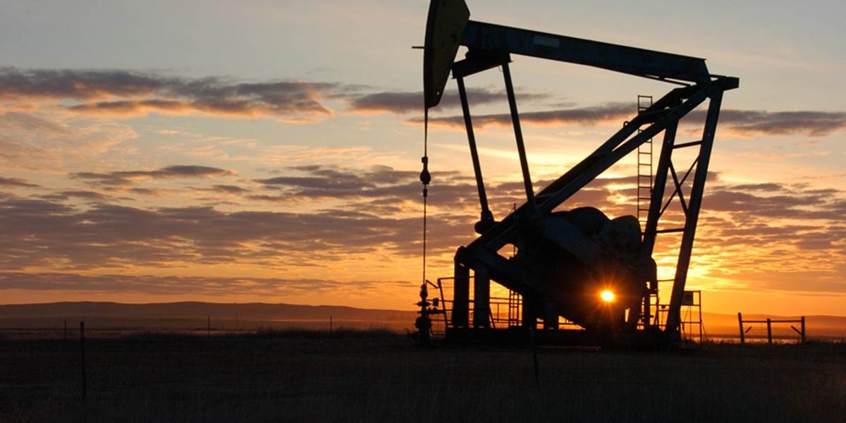 Ceny ropy klesajú ďalej, cena WTI je už pod 73 USD a Brentu pri 76 USD