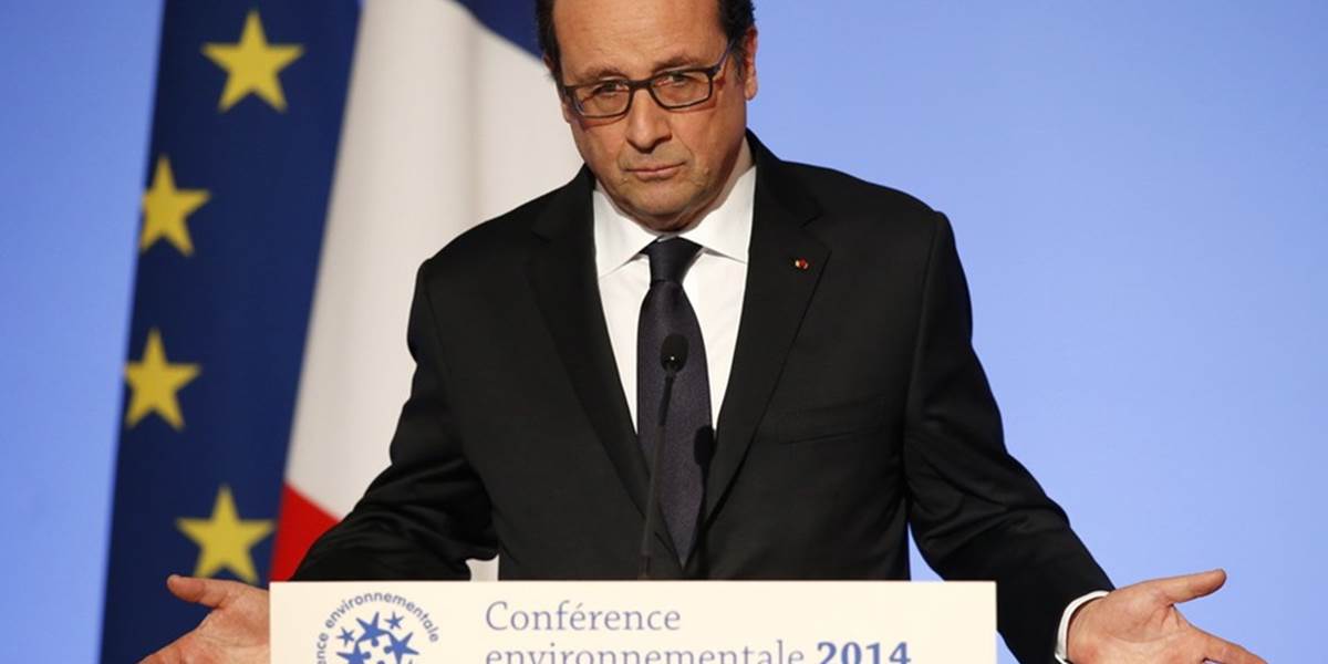 Hollande navštívil Guineu postihnutú ebolou