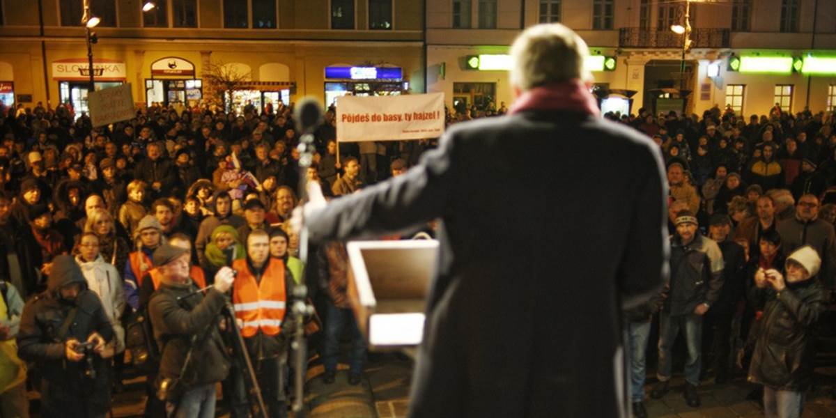 VIDEO Vyše tisíc ľudí protestovalo v Košiciach proti korupcii: Na Fica ulica!
