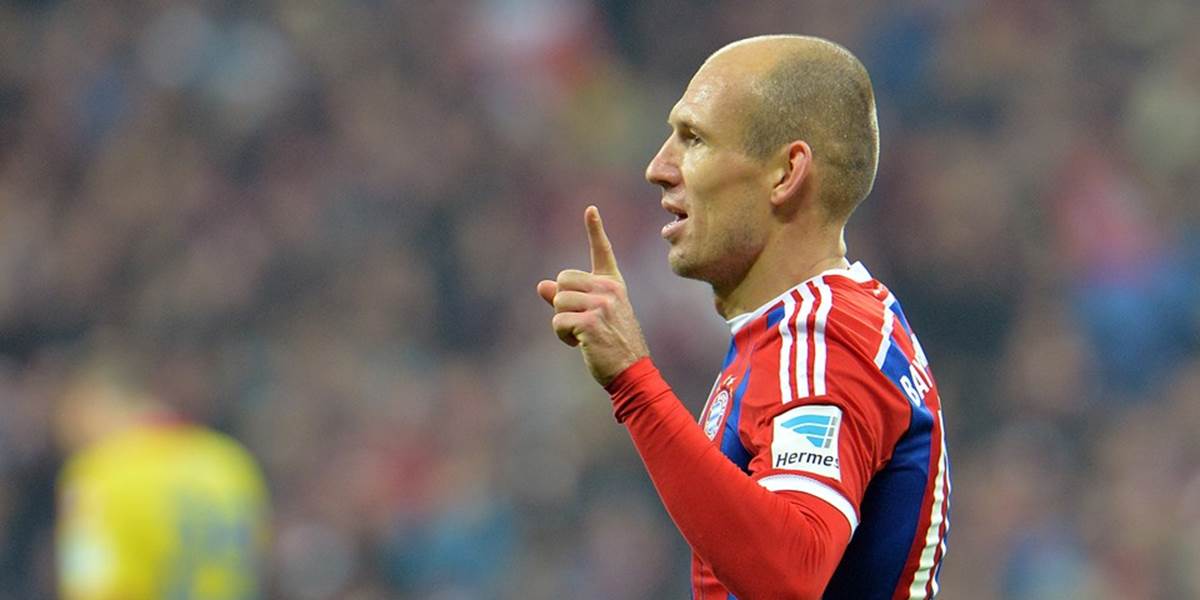 Bayern tesne zdolal Herthu, Huntelaar hetrikom zariadil triumf Schalke