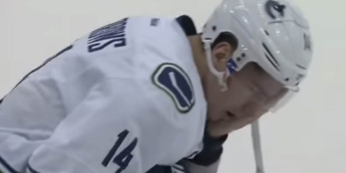 VIDEO NHL: Franzén nešťastne porezal Burrowsa