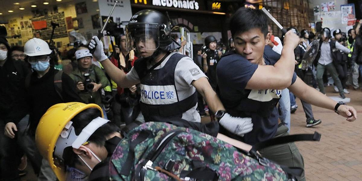 Hongkong je opäť centrom demonštrácií, zatkli 40 ľudí
