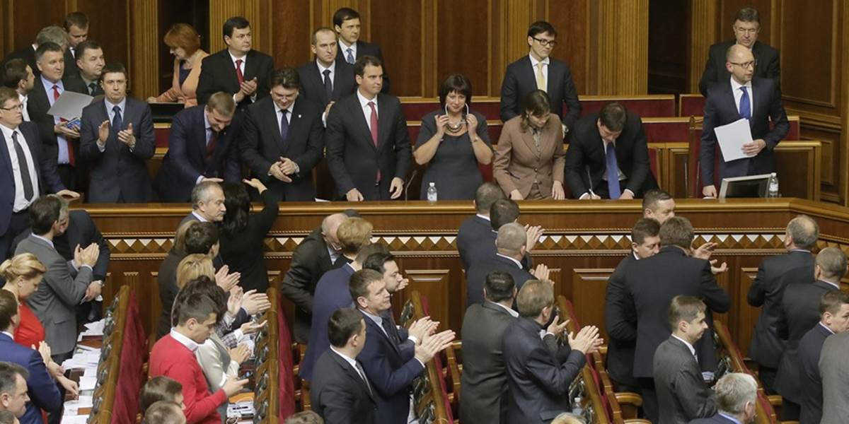 Ukrajinský parlament schválil novú Jaceňukovu vládu