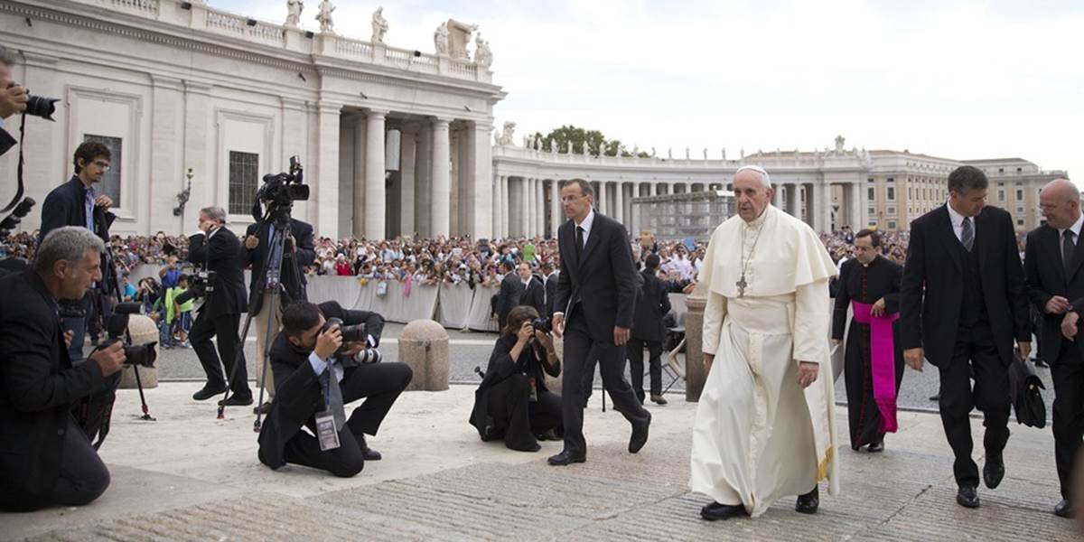 Vatikán odhalil na tajných kontách stovky miliónov eur