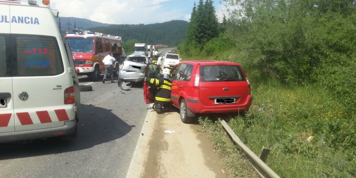 Dopravná nehoda pri ŽIline: Zranilo sa sedem ľudí