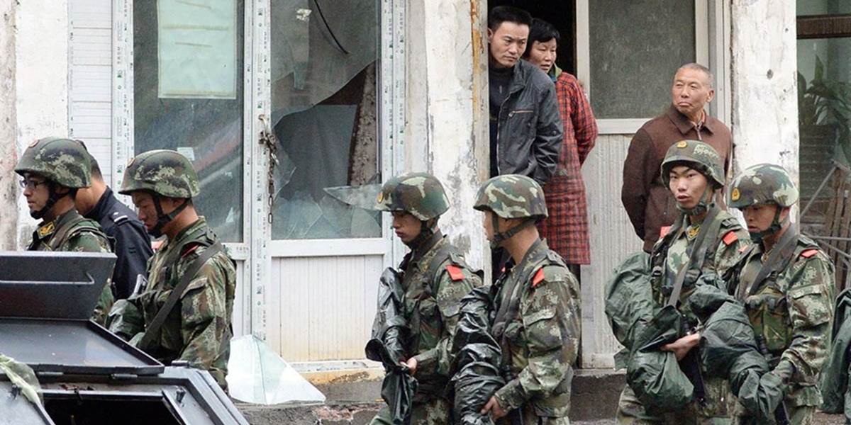 Za jarné útoky v Sin-ťiangu popravia 8 obvinených