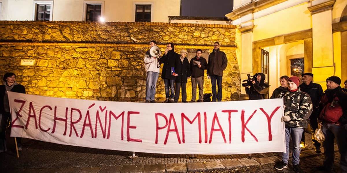 Ftáčnik odobril garáže pri Justičnom paláci, aktivisti ale chcú bojovať ďalej