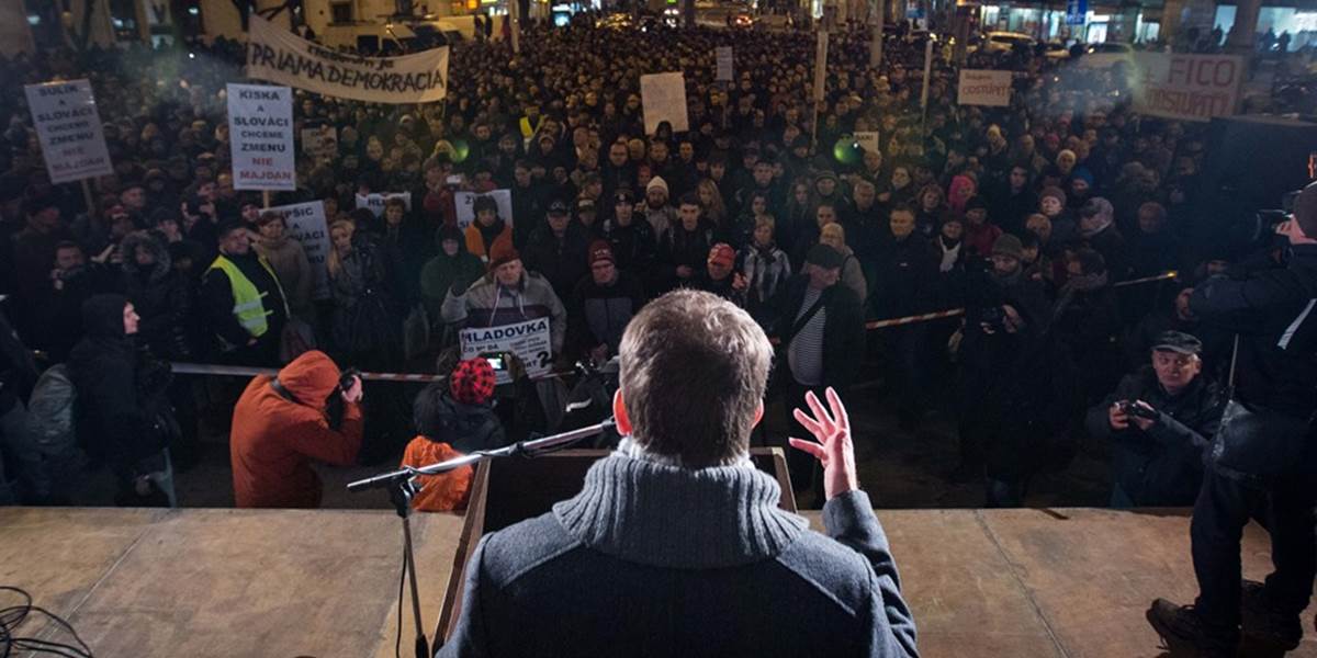 FOTO Protesty pokračujú: Tisíce ľudí žiadali v Bratislave odstúpenie premiéra Fica!