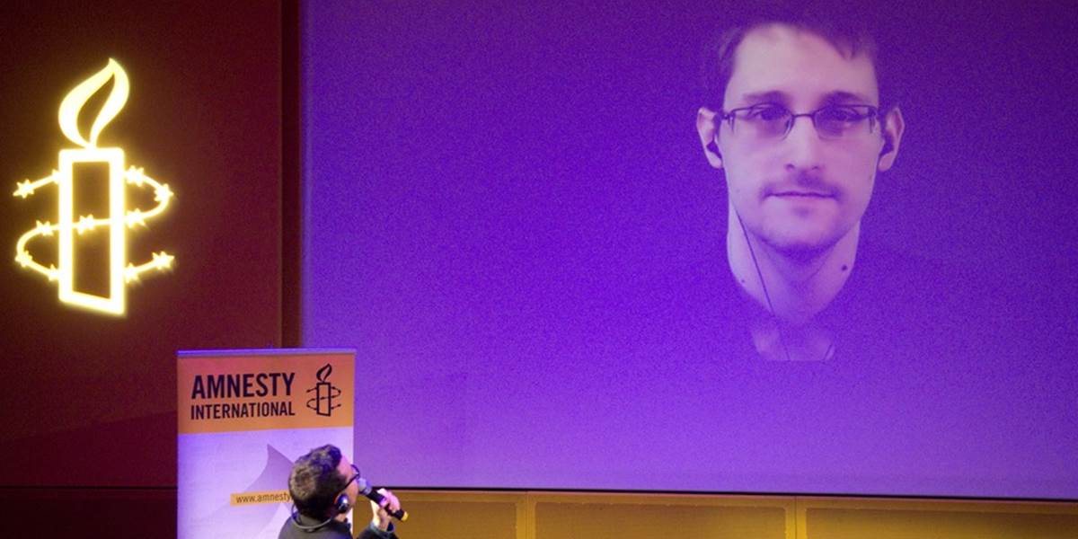 Snowden sa cíti v Moskve bezpečne, chcel by sa však vrátiť domov