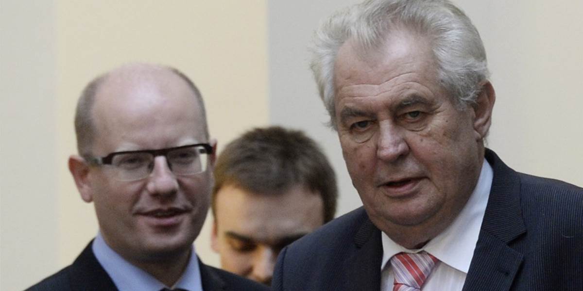 Zeman a Sobotka strávili 90 minút výmenou názorov na Pražskom hrade