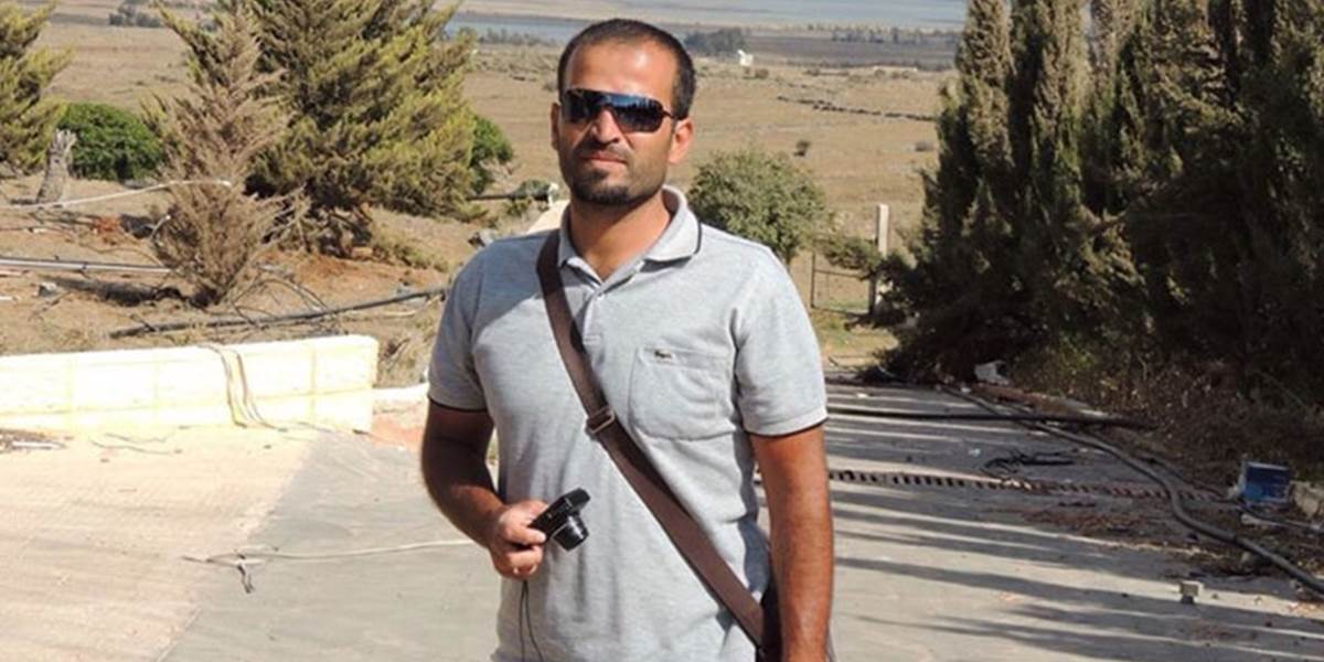 Reportér al-Džazíry zahynul pri zrážke svojho auta s vozidlom opozície