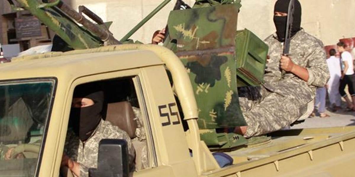 Samovražedný atentátnik z IS sa odpálil v tanku pri leteckej základni v Sýrii
