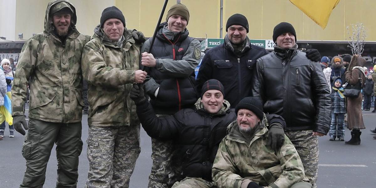 Ukrajina zvýši v roku 2015 počet príslušníkov svojej armády o 18-tisíc