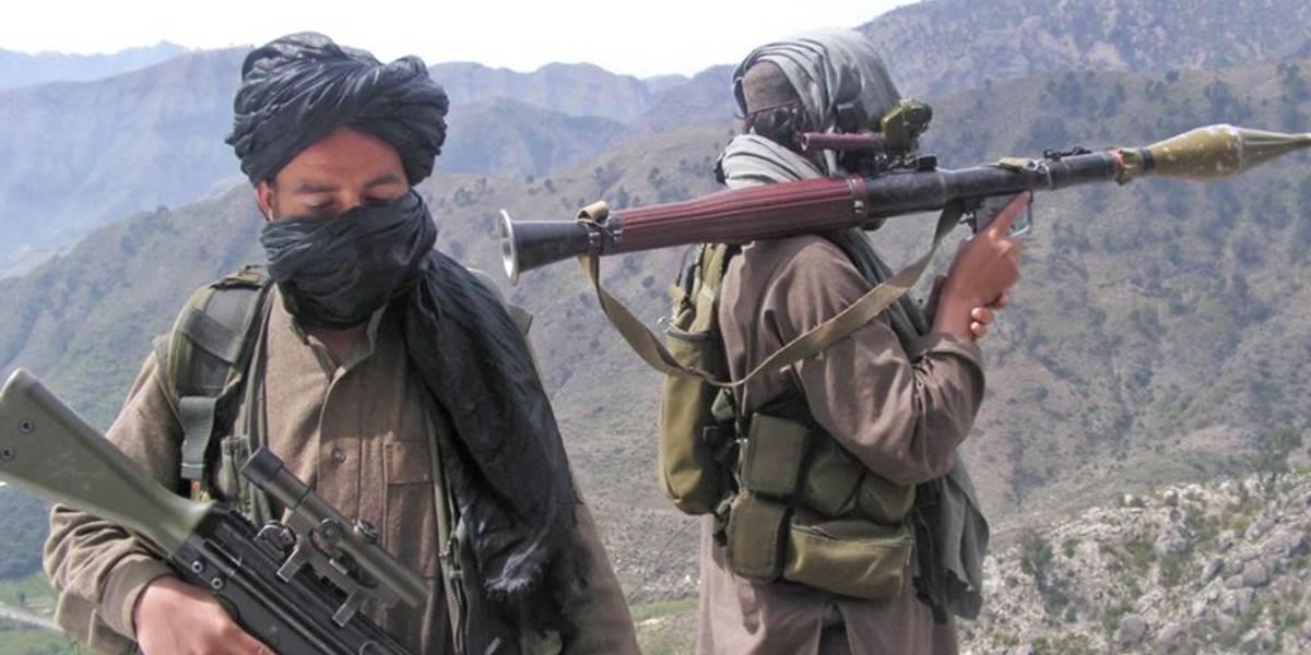 Taliban zabil 12 ľudí odpratávajúcich v provincii Helmand míny